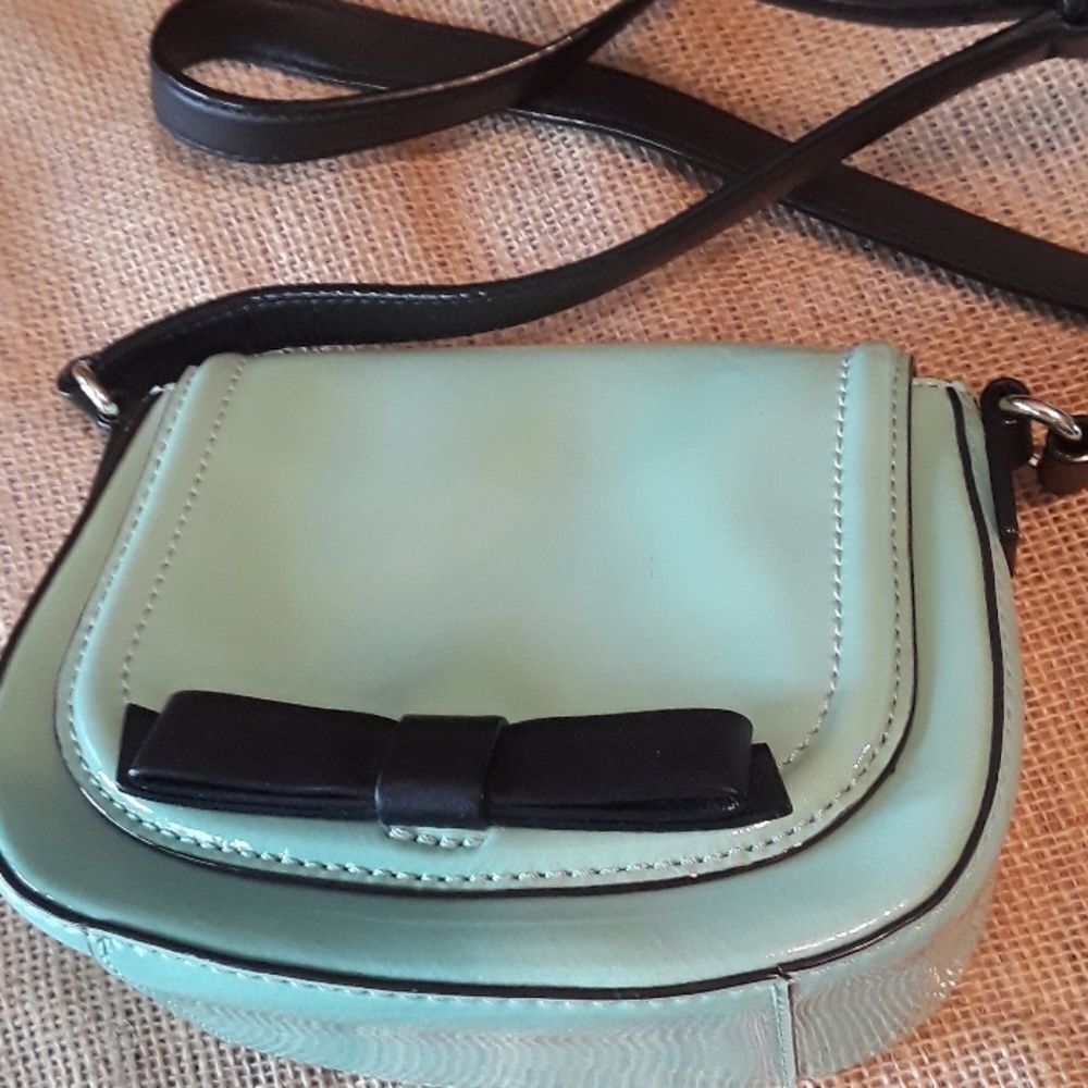 Kate spade jade chelsea park patent leather bag. - Picture 4 of 5